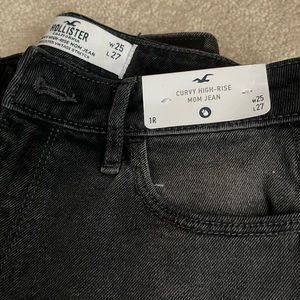 Hollister Curvy High Rise Mom Jean